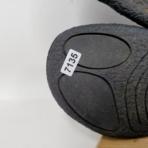 KEEN Howser Shoes Womens 9 Black Quilted Wrap Sneaker Comfort Slip On Mocassin - Picture 13 of 13